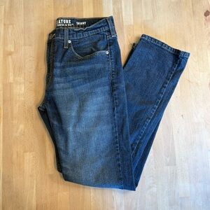 Signature by Levi Strauss Men's Skinny Straight Leg Jeans Medium Wash Blue 34x32